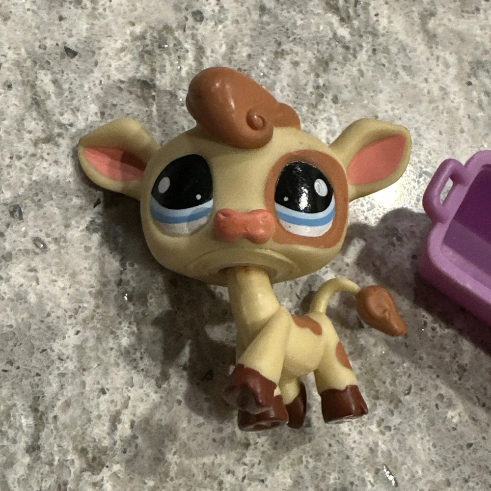 Authentic Littlest Pet Shop #970 Brown Beige Cow W/ Purple Bowl Toy Vintage Y2K